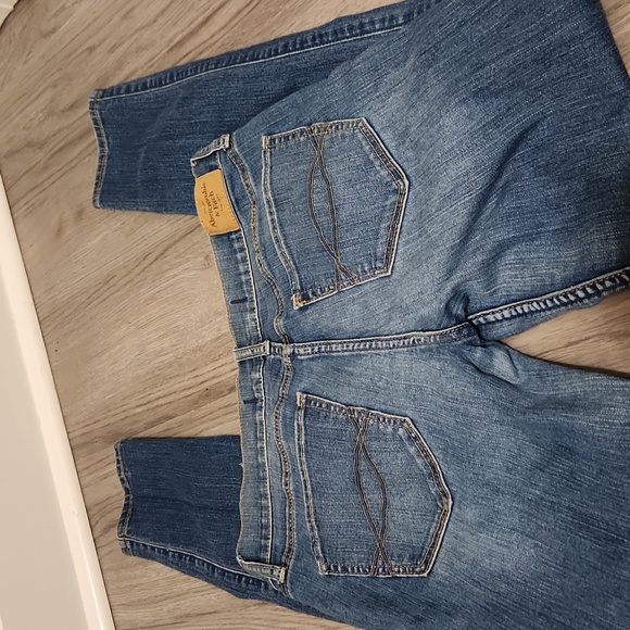 🐻 Abercrombie & Fitch Women's Classic Blue Skinny Jeans - Picture 3 of 4